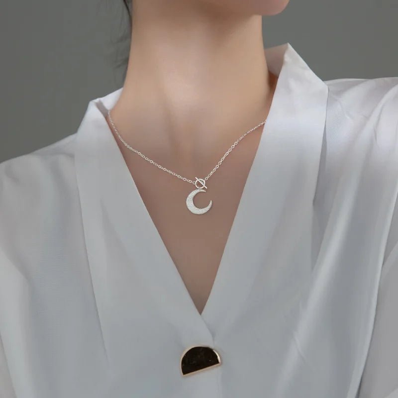 Colar Lua Crescente Prata 925 com Pingente Delicado