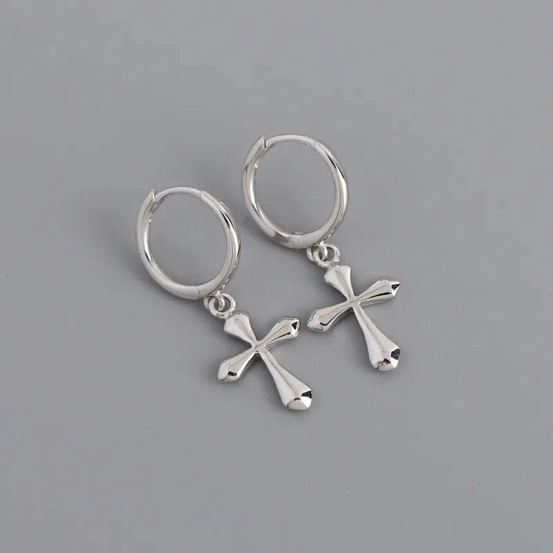 Brinco Crucifixo Liso Prata