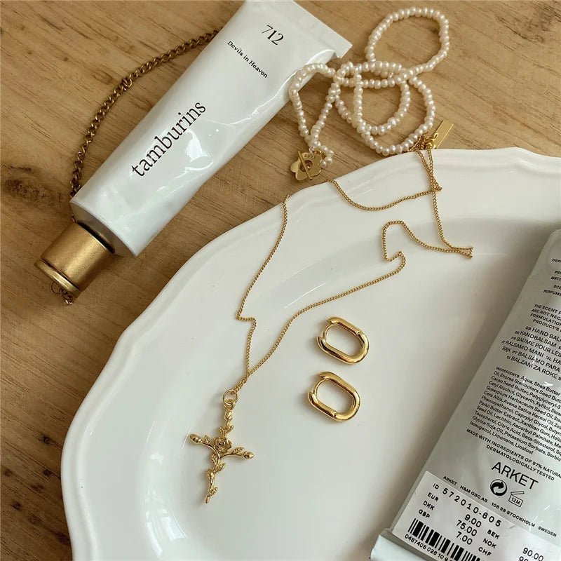 Colar Crucifixo Flores