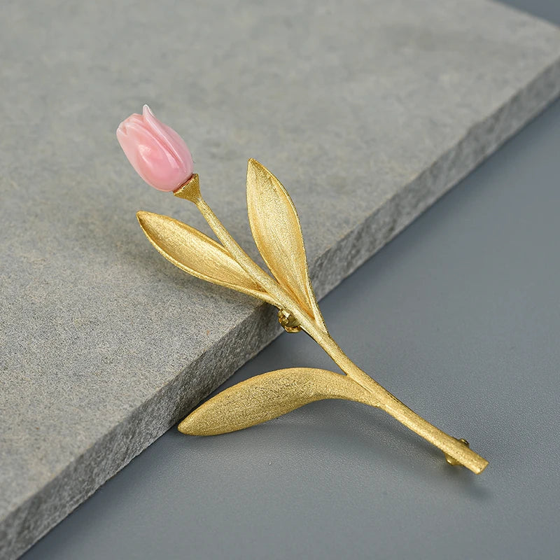 Broche Folha em Prata 925 – Design Elegante e Moderno