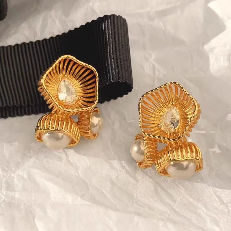Brinco Bloom Dourado