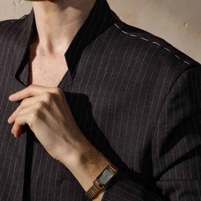 Relógio Digital Dourado Aço Inoxidável com Banho