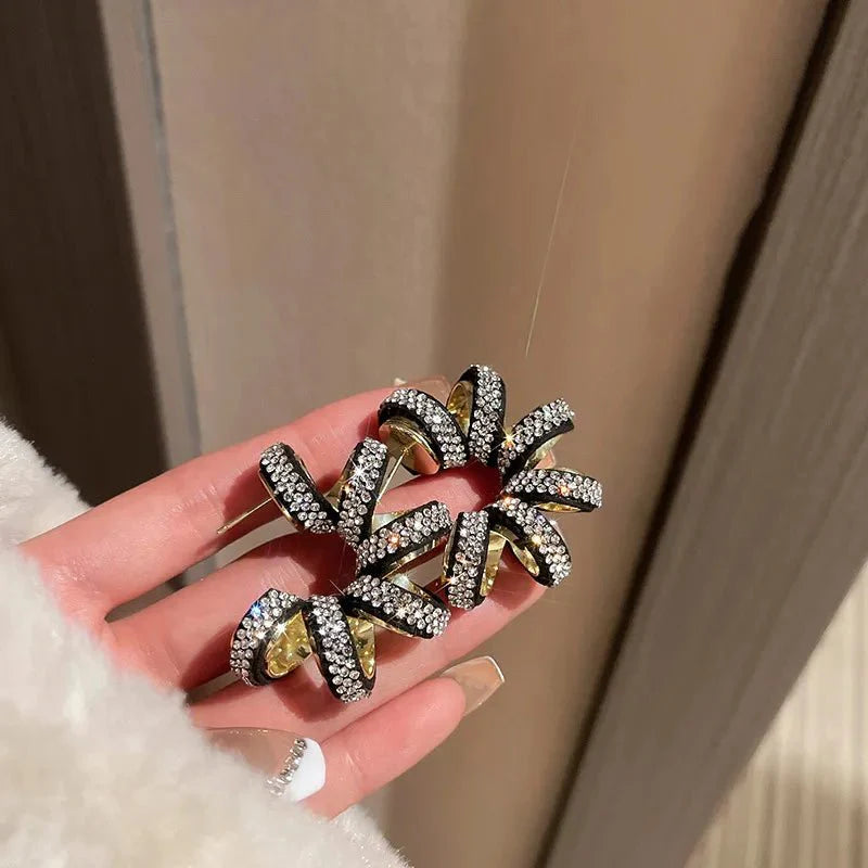 Brinco Vazado Banhado Ouro 18k Zircônia