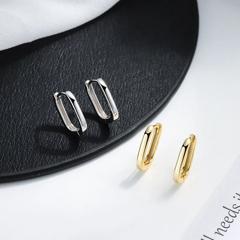 Brinco Encantos Minimalista em Prata 925