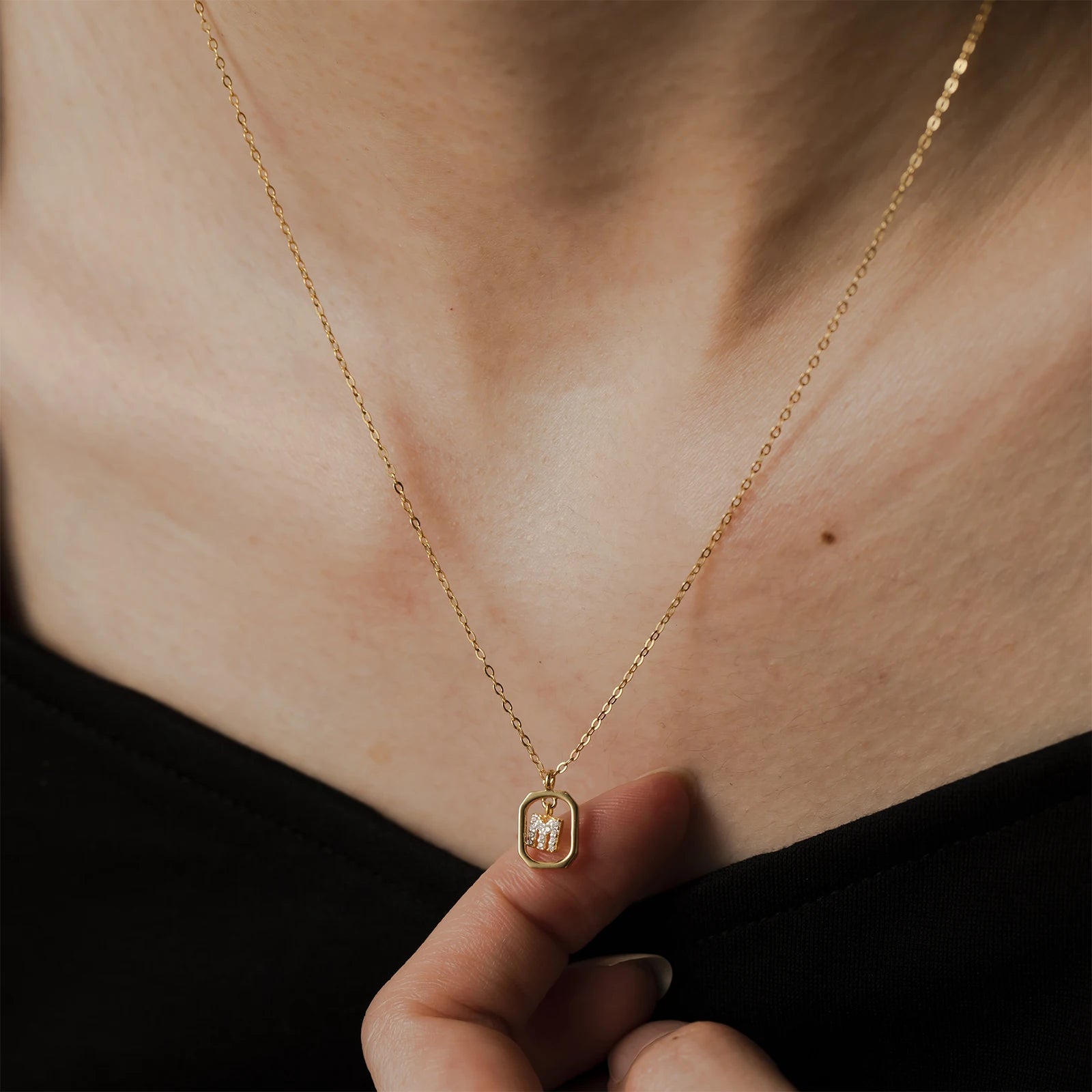 Colar em prata 925 folheado a ouro 18k com letra personalizada