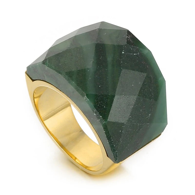Anel Pedra Natural Grande Banhado em Ouro 18k