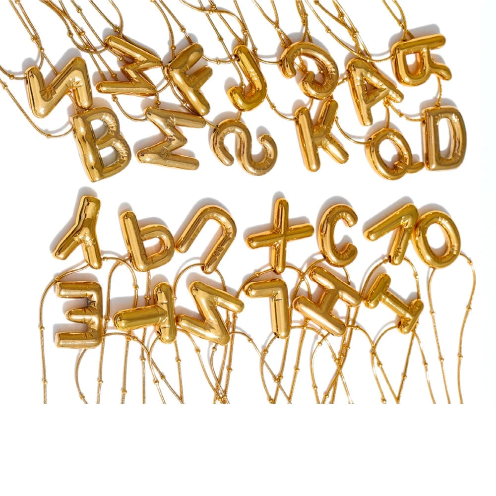 Colar Letra Balão Dourado