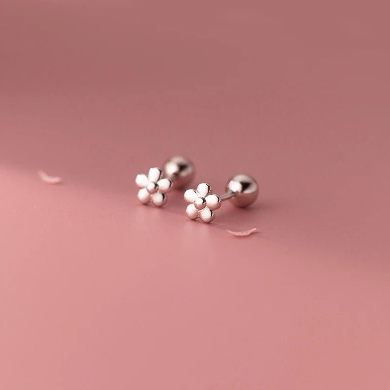 Brinco Flor Bebê  Prata 925 com Banho de Ouro 18k