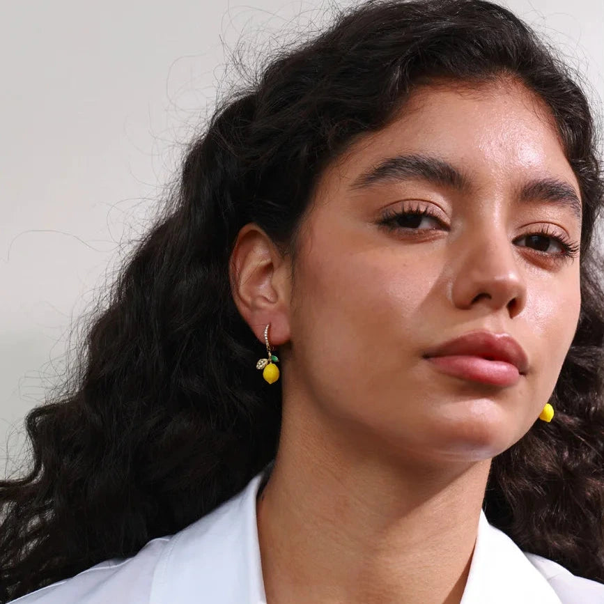 Brinco Limão Dourado Geométrico com Zircônia