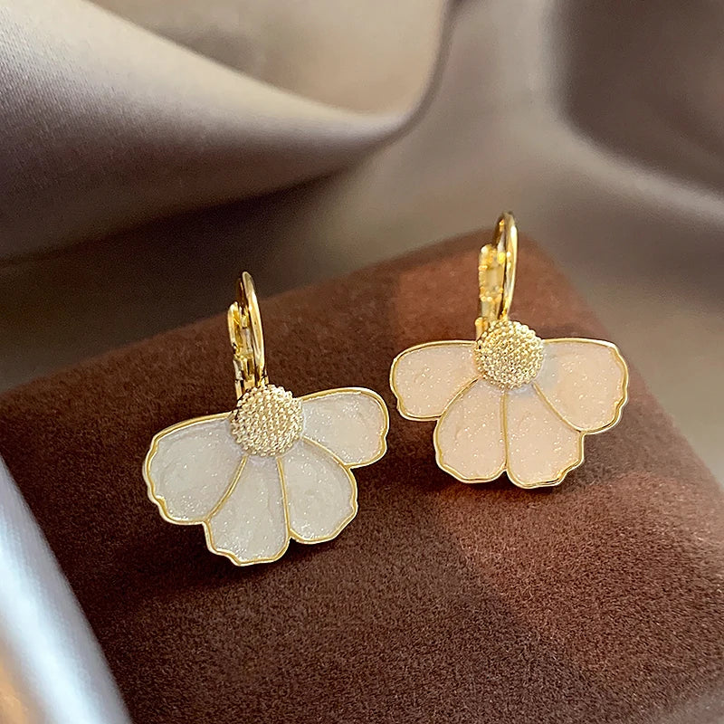 Brinco Flor Pétalas com Banho de Ouro 18k