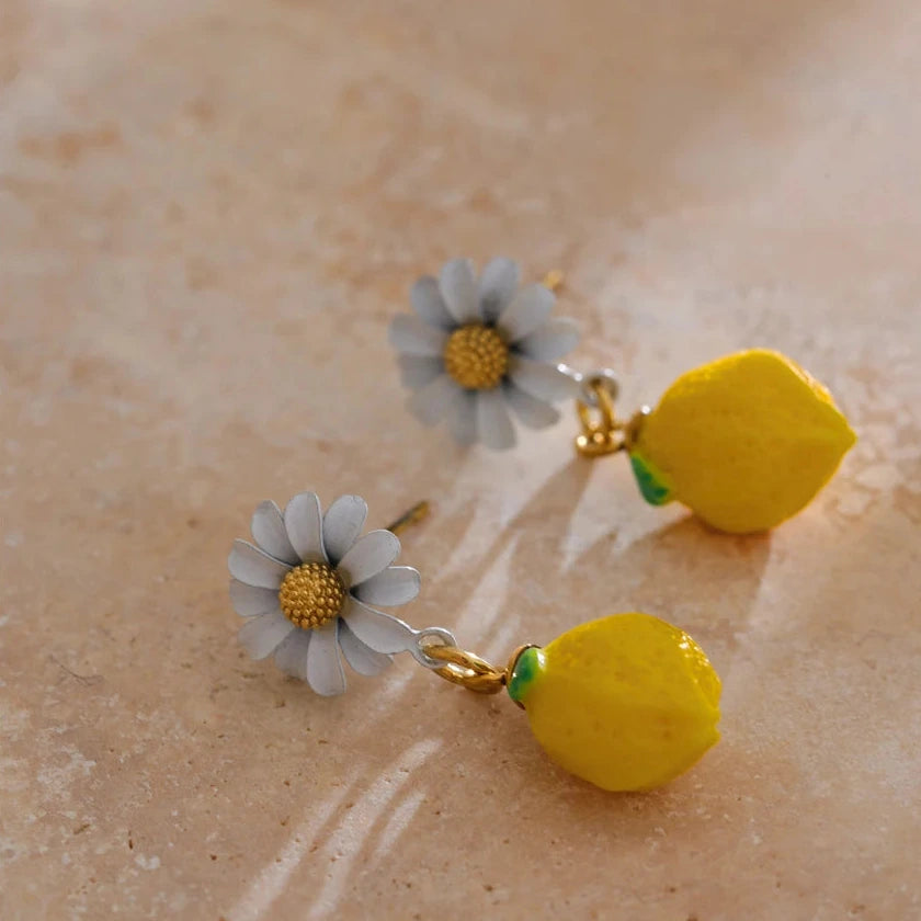 Brinco Limão Dourado Geométrico com Zircônia