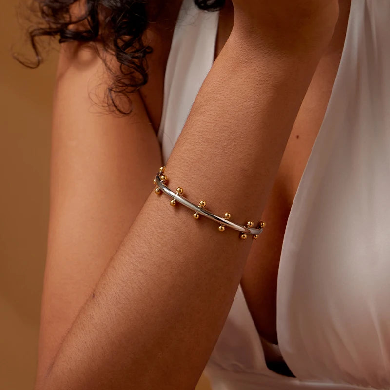 Armband em Metal com Banho de Ouro 18k