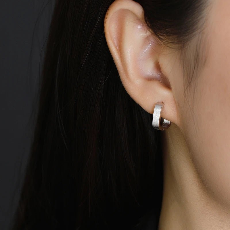 Brinco Argola Retangular em Prata 925 com Zircônia