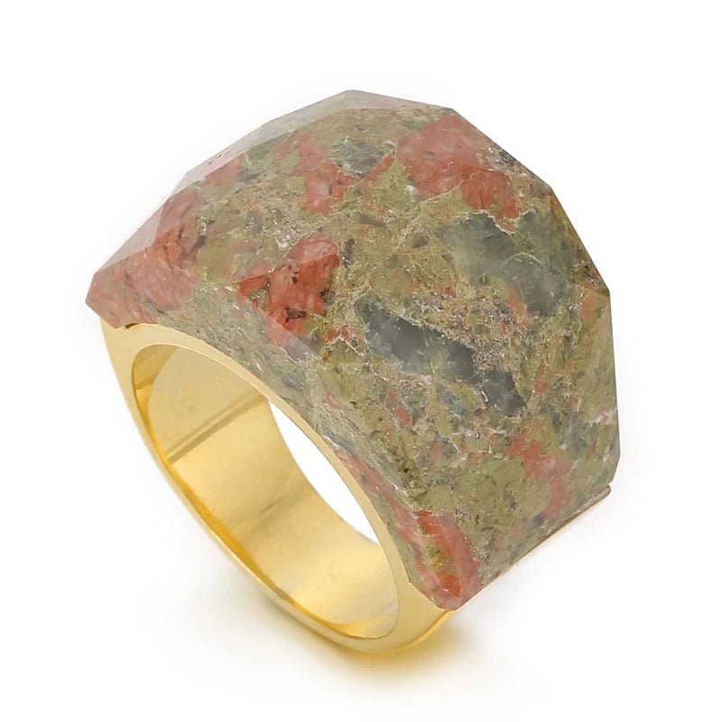 Anel Pedra Natural Grande Banhado em Ouro 18k