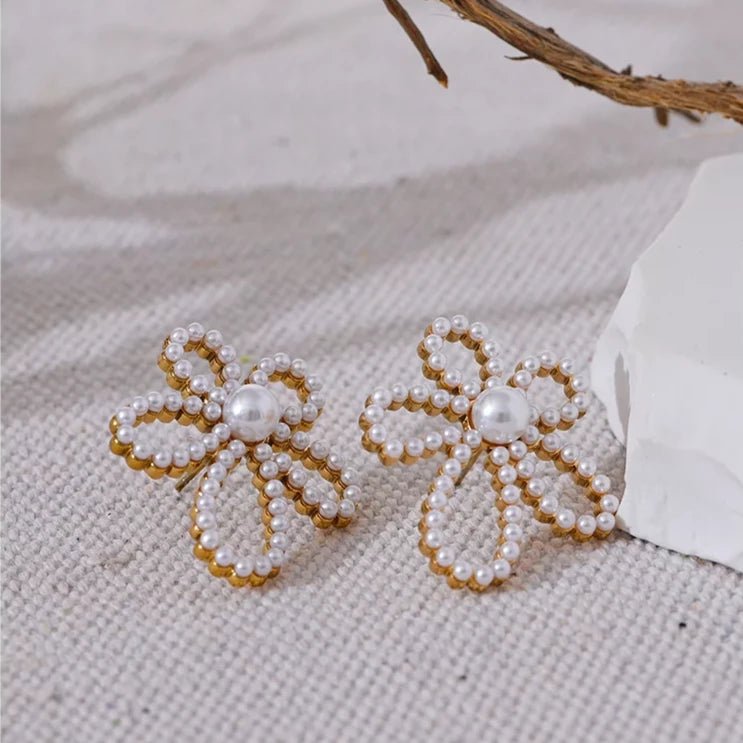 Brinco Flor Pérola Grande - DOUR_19 folheada a ouro da Vonn | Vonn