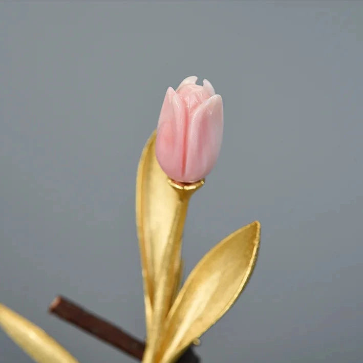 Broche Folha em Prata 925 – Design Elegante e Moderno