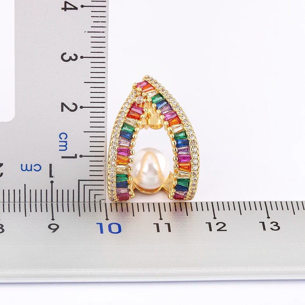 Brincos Geométricos Irregulares com Zircônia Folheados a Ouro 18k