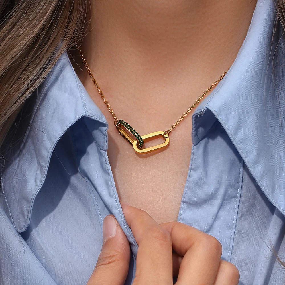 Colar Folheado com Pingente Geométrico