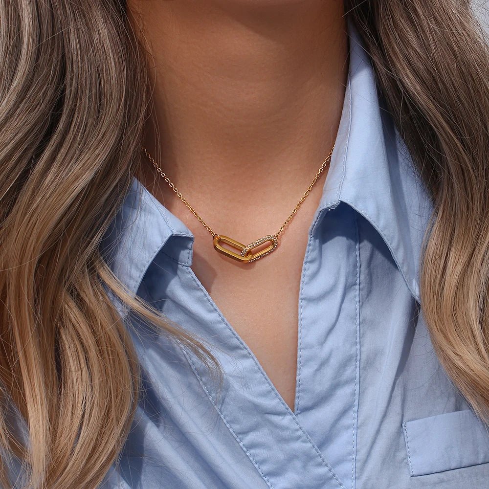 Colar Folheado com Pingente Geométrico