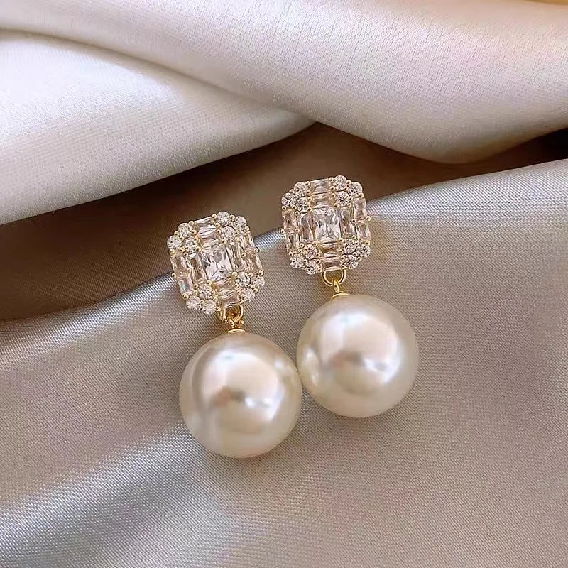 Brinco Zircônia cristal Com Pérola