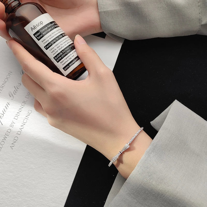 Pulseira Laço de Prata 925 com Zircônia – Elegância e Delicadeza