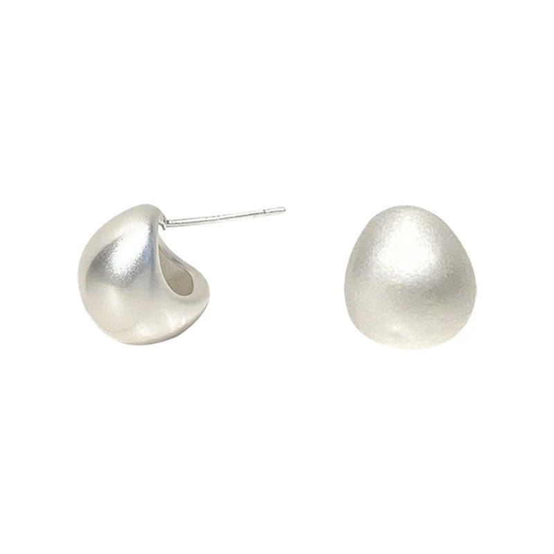 Brinco Gota Orgânico Minimalista Banhado Ouro 18k - NOV_66 folheada a ouro da Vonn | Vonn