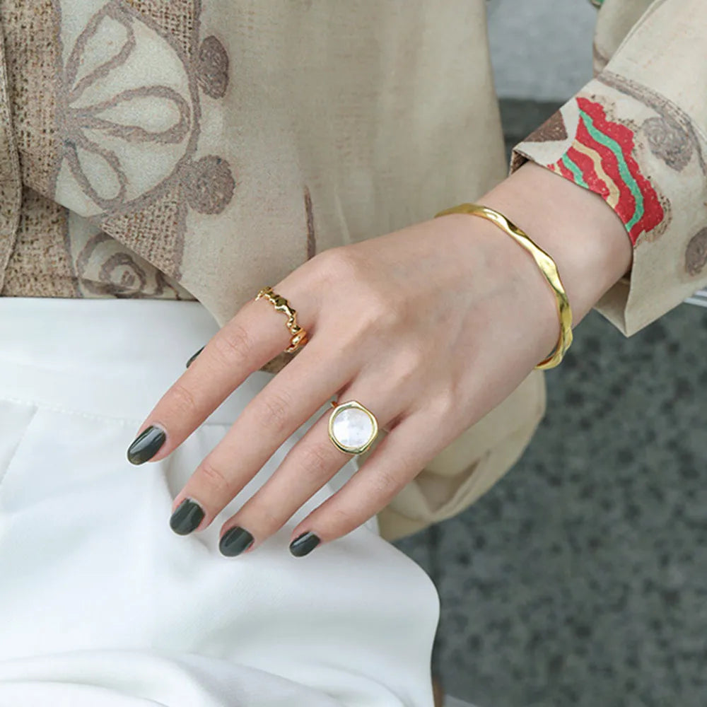 Anel Orgânico Liso Ouro 18k