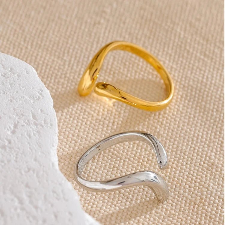 Anel Aberto Minimalista - Amare_45 folheada a ouro da Vonn | Vonn