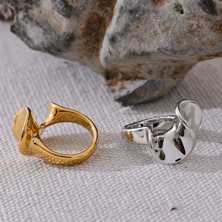 Anel Forma Orgânica Irregular Folheado a Ouro