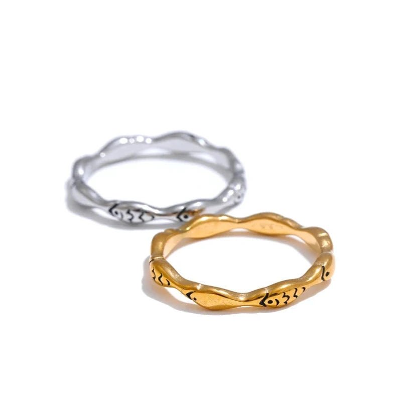 Anel Minimalista Peixe - Folheado a Ouro 18k - Amare_28 folheada a ouro da Vonn | Vonn