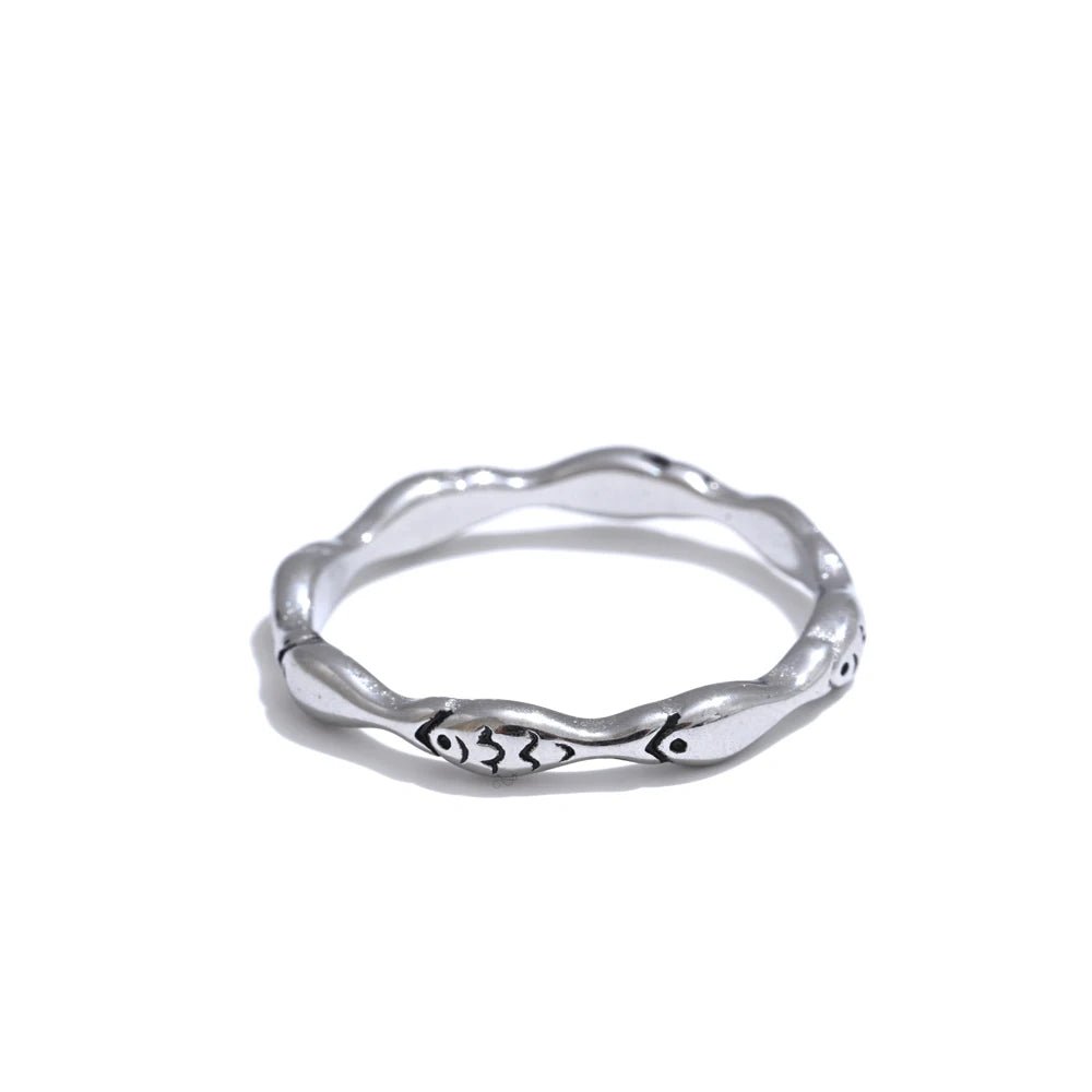 Anel Minimalista Peixe - Folheado a Ouro 18k - Amare_28 folheada a ouro da Vonn | Vonn