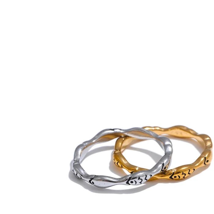 Anel Minimalista Peixe - Folheado a Ouro 18k - Amare_28 folheada a ouro da Vonn | Vonn