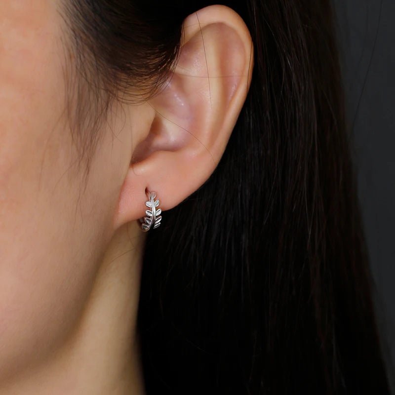 Argola Folha Tradicional em prata 925