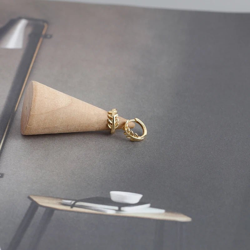 Argola Folha Tradicional em prata 925