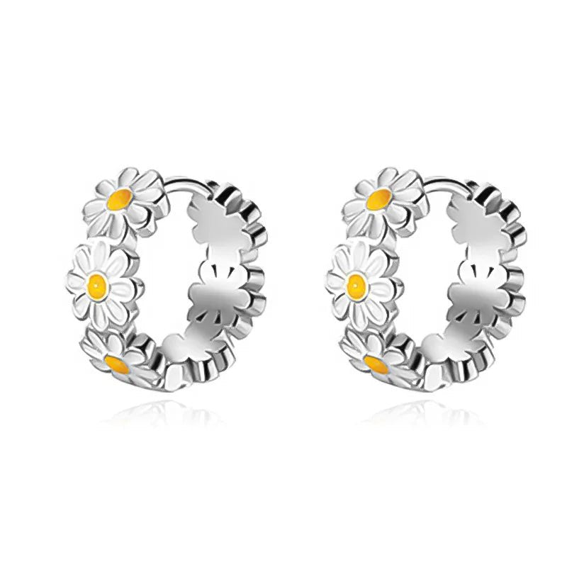 Brinco de Argola Flor de Margarida em Prata - folheada a ouro da Vonn | Vonn
