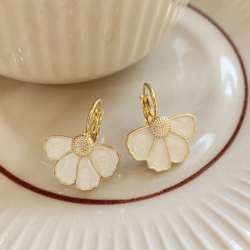 Brinco Flor Pétalas com Banho de Ouro 18k