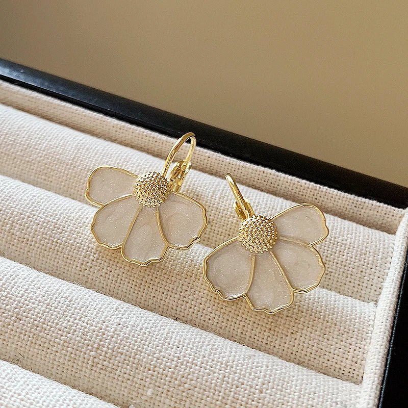 Brinco Flor Pétalas com Banho de Ouro 18k