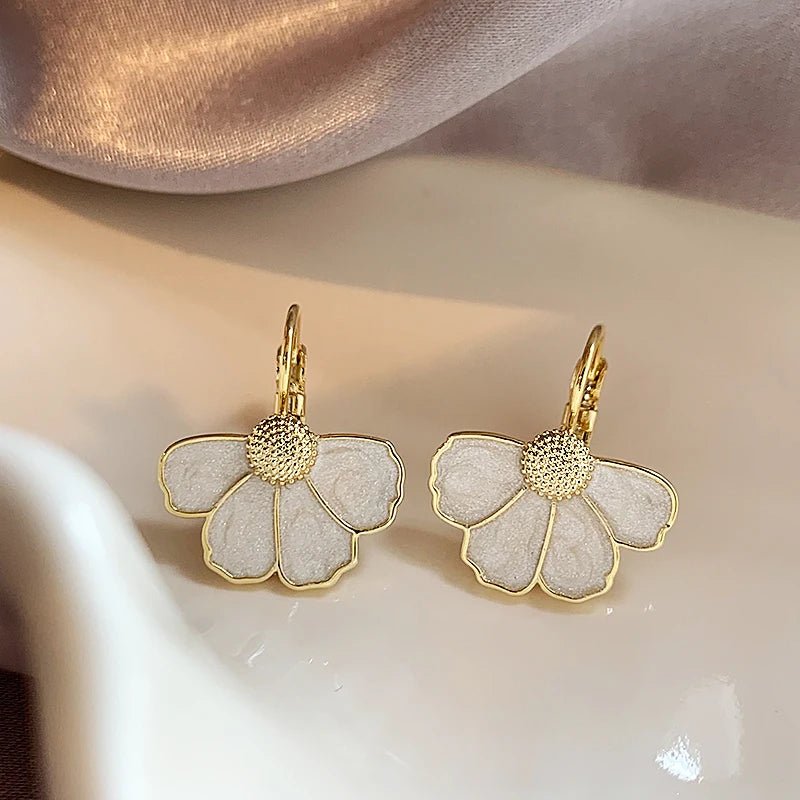 Brinco Flor Pétalas com Banho de Ouro 18k