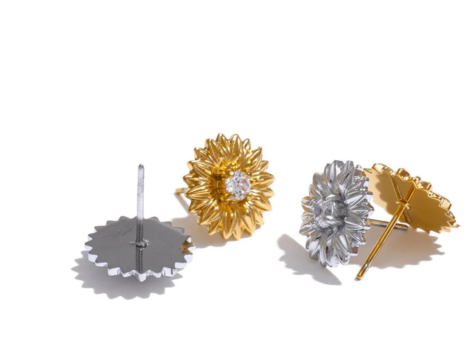 Brinco Girassol Dourado - Amare_35 folheada a ouro da Vonn | Vonn