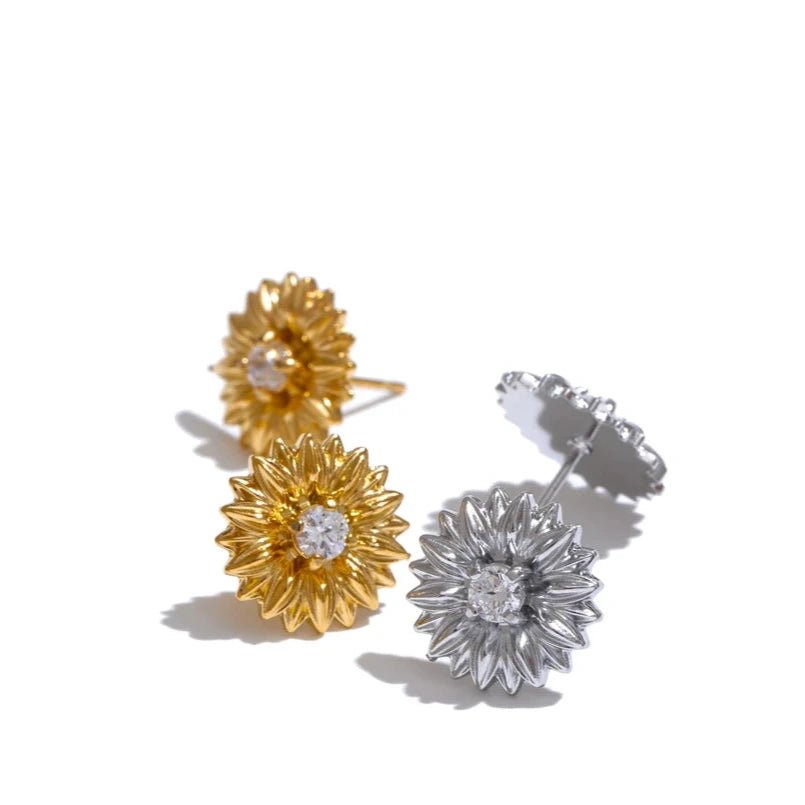 Brinco Girassol Dourado - Amare_35 folheada a ouro da Vonn | Vonn