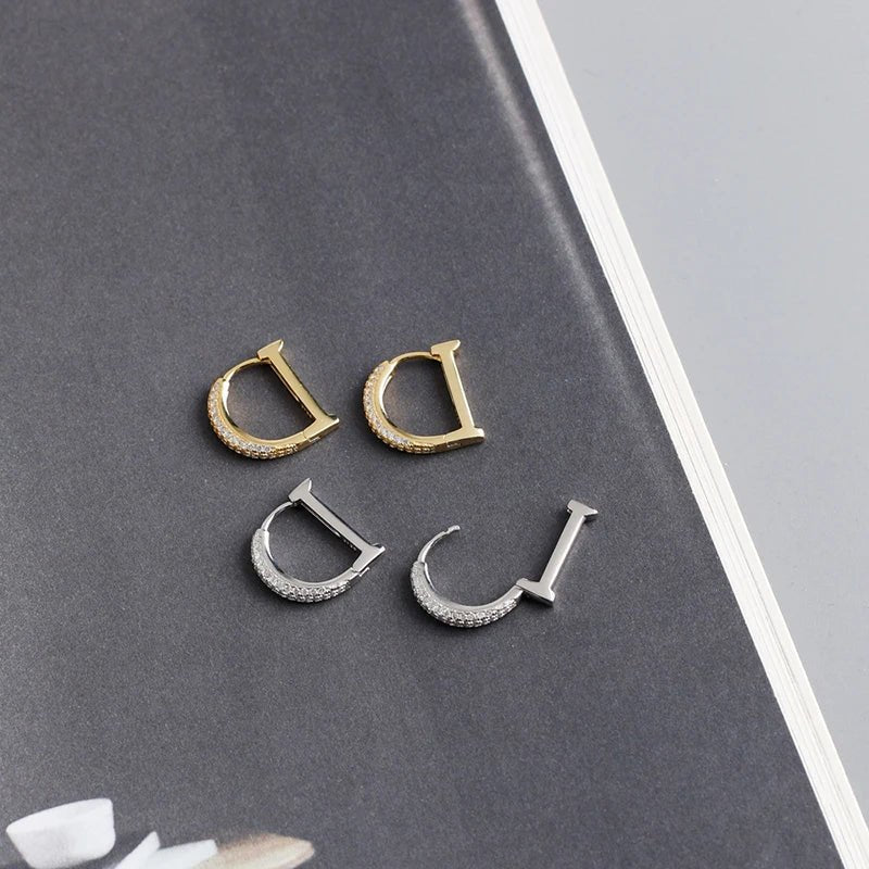 Brinco Letra D Prata 925