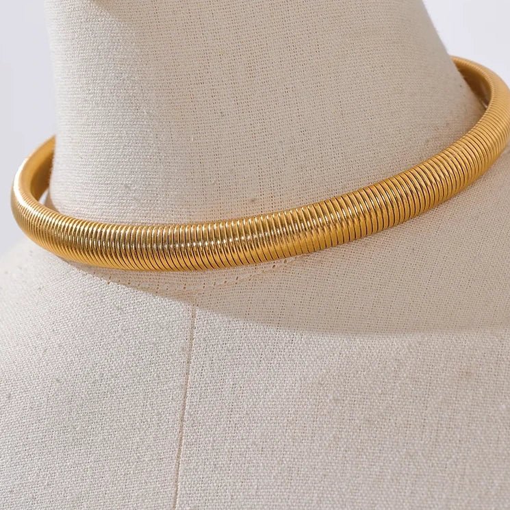 Chocker Aro liso grosso - Amare_39 folheada a ouro da Vonn | Vonn