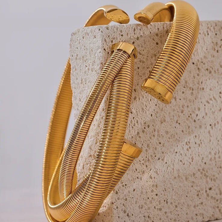 Chocker Aro liso grosso - Amare_39 folheada a ouro da Vonn | Vonn