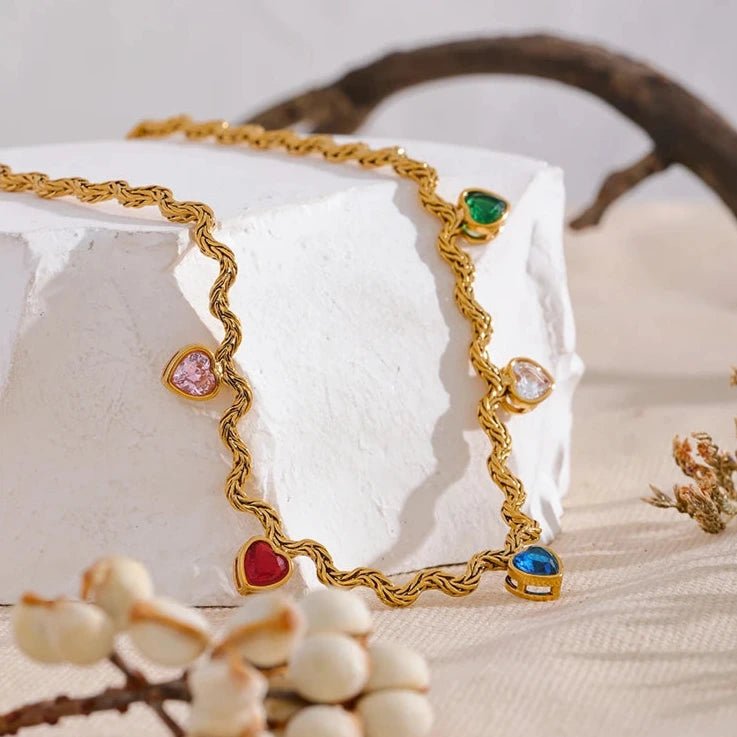 Choker Folheada Corações Coloridos - Amare_04 folheada a ouro da Vonn | Vonn