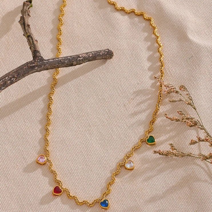Choker Folheada Corações Coloridos - Amare_04 folheada a ouro da Vonn | Vonn