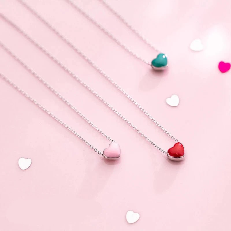 Colar de Pingente com Corações em Esmalte - folheada a ouro da Vonn | Vonn