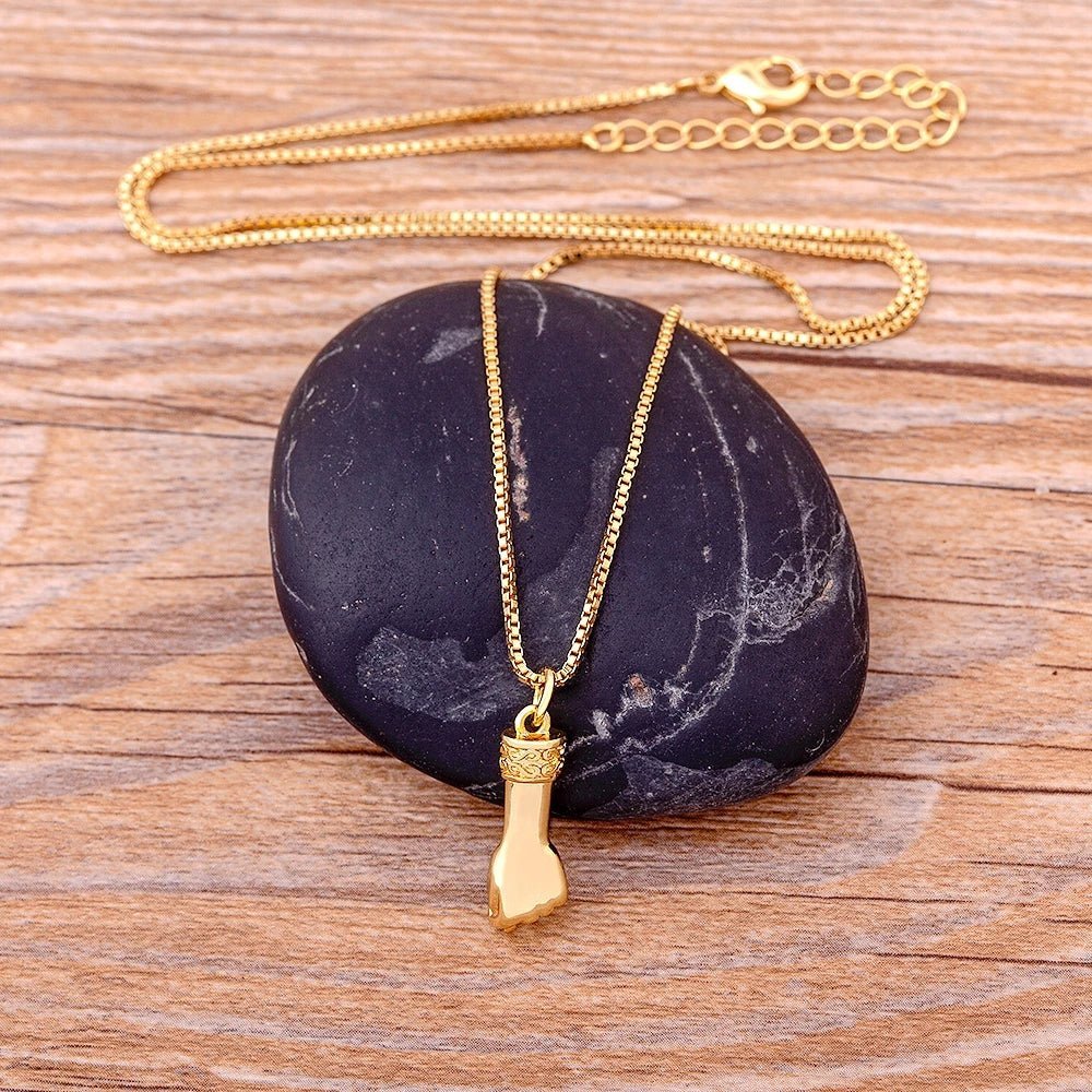 Colar Figa Delicado Zircônias Banhada a Ouro 18k