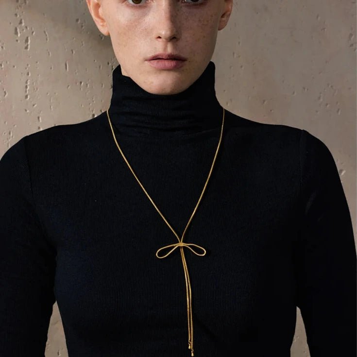 Colar Laço Dourado - Longo - Amare_54 folheada a ouro da Vonn | Vonn