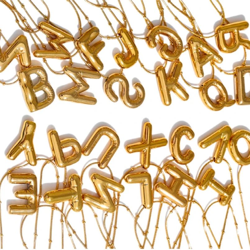 Colar Letra Balão Dourado