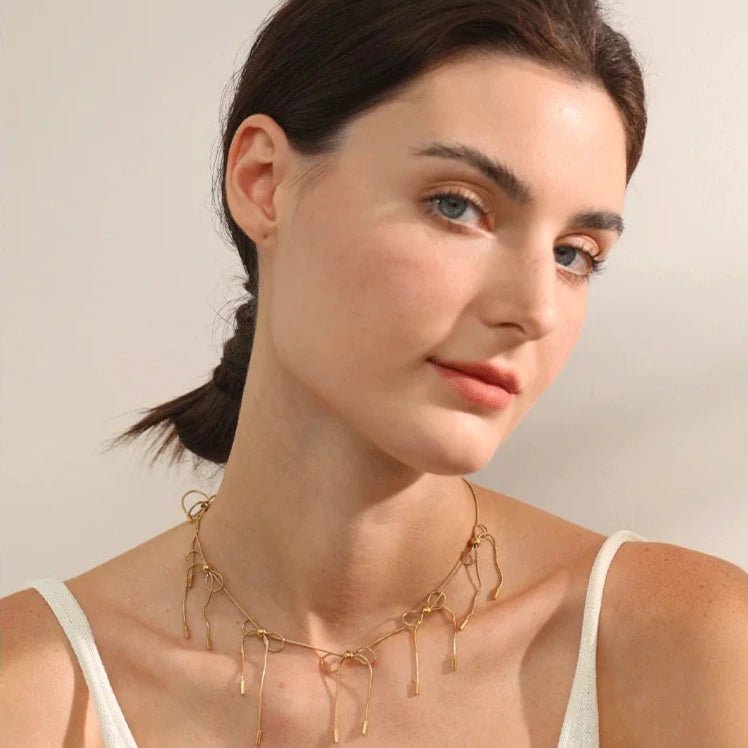 Gargantilha Laço Dourado